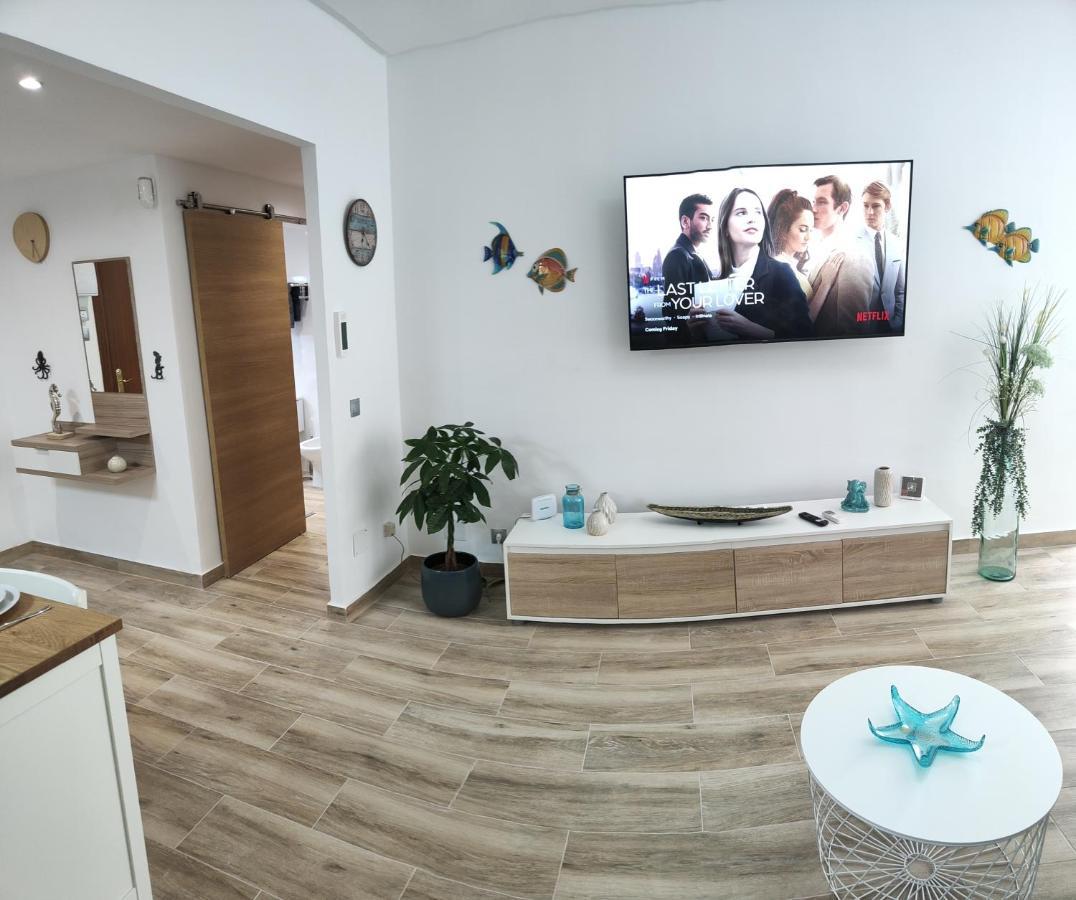 City Central Apartment With Large Patio By Namaste Elite 토레몰리노스 외부 사진