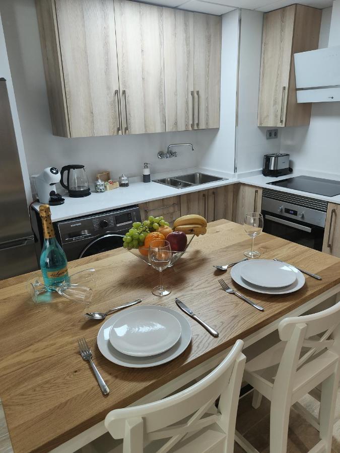 City Central Apartment With Large Patio By Namaste Elite 토레몰리노스 외부 사진