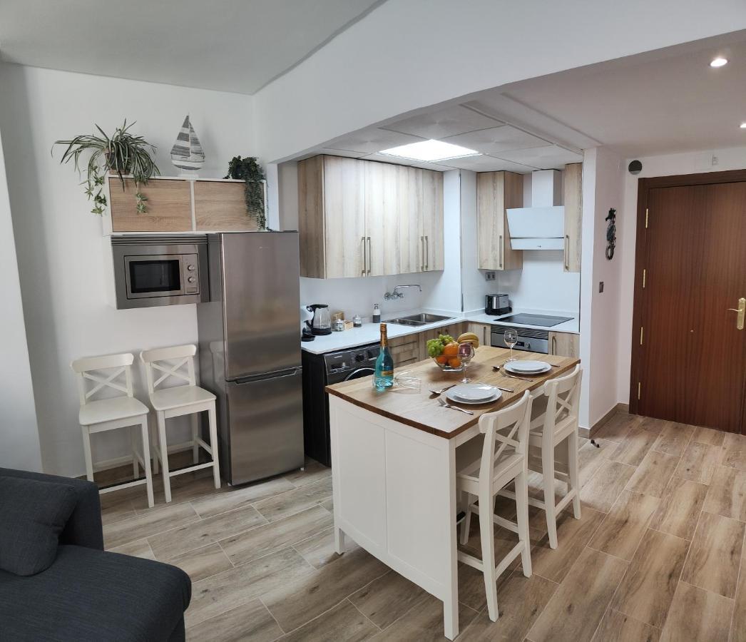 City Central Apartment With Large Patio By Namaste Elite 토레몰리노스 외부 사진
